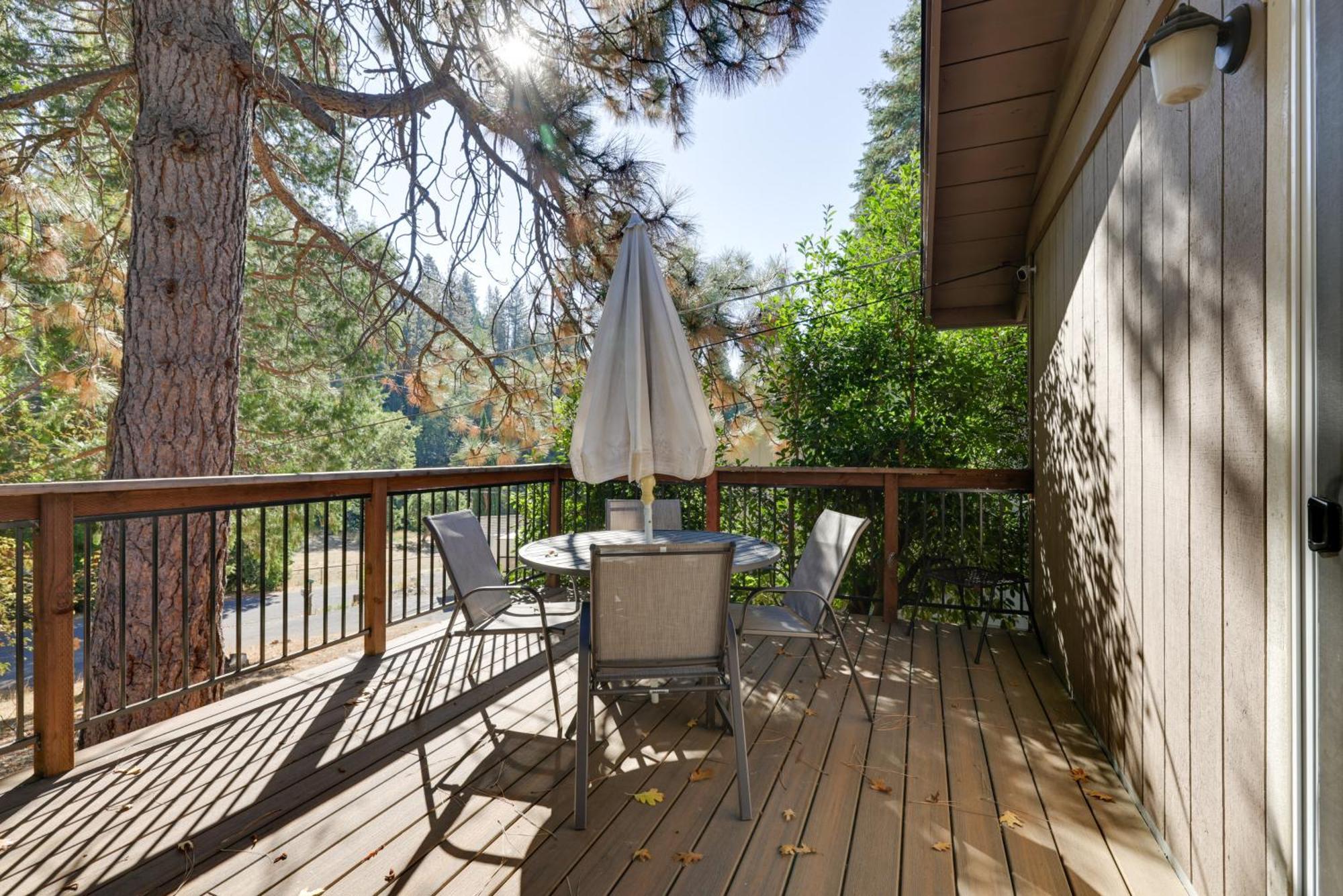 Sherwood Forest Cabin With Deck And Fire Pit! Twain Harte Εξωτερικό φωτογραφία